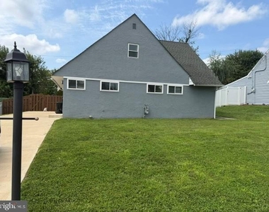9308 Treaty Road - Photo Thumbnail 2