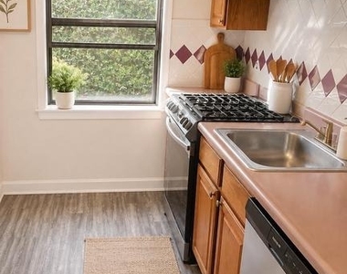 407 Shawmont Avenue - Photo Thumbnail 3