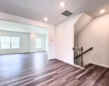 1421 Jay Road - Photo Thumbnail 6