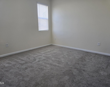 123 Blakley Street - Photo Thumbnail 8