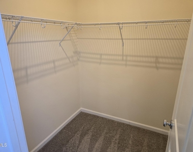 123 Blakley Street - Photo Thumbnail 7