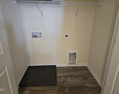 123 Blakley Street - Photo Thumbnail 11