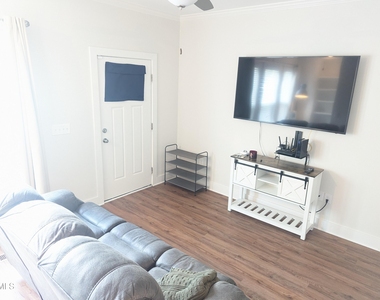 702 Colfax Street - Photo Thumbnail 2