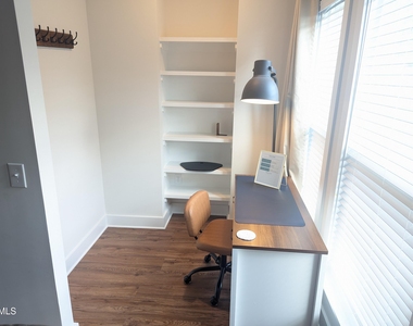 702 Colfax Street - Photo Thumbnail 3