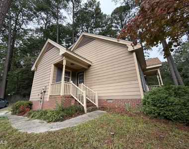 200 Coachman Drive - Photo Thumbnail 4