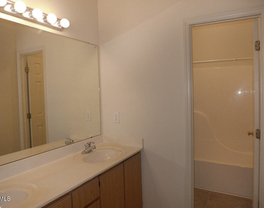101 Rock Haven Road - Photo Thumbnail 11