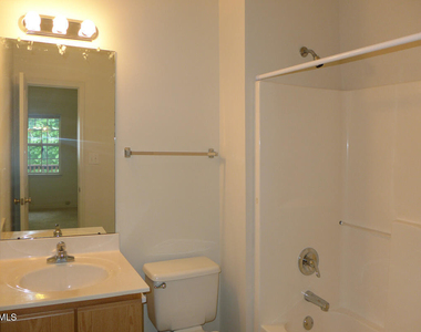 101 Rock Haven Road - Photo Thumbnail 8