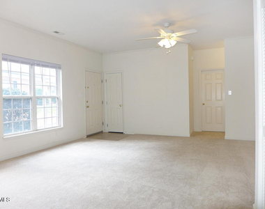 101 Rock Haven Road - Photo Thumbnail 2