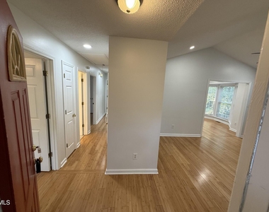 304 Aqua Marine Lane - Photo Thumbnail 5