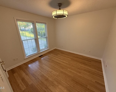 304 Aqua Marine Lane - Photo Thumbnail 12
