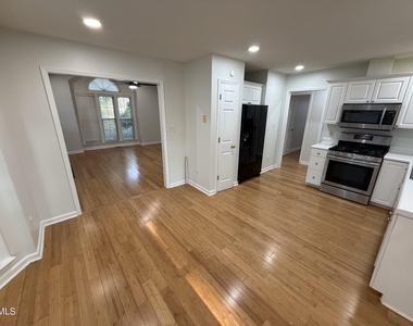 304 Aqua Marine Lane - Photo Thumbnail 9