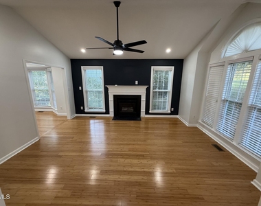 304 Aqua Marine Lane - Photo Thumbnail 6