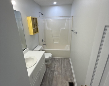 304 Aqua Marine Lane - Photo Thumbnail 15