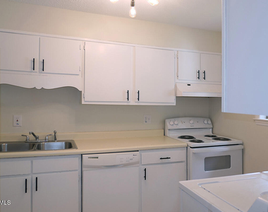 103 Ashley Forest Road - Photo Thumbnail 6