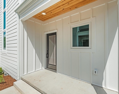 715 Drew Street - Photo Thumbnail 1