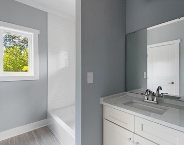 715 Drew Street - Photo Thumbnail 12