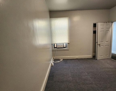 1831 N Croskey Street - Photo Thumbnail 20