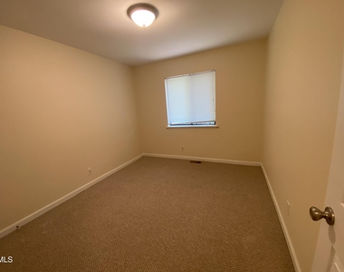 2420 Stadium Drive - Photo Thumbnail 7
