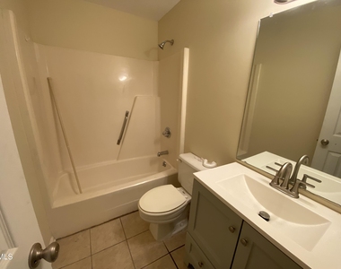 2420 Stadium Drive - Photo Thumbnail 5