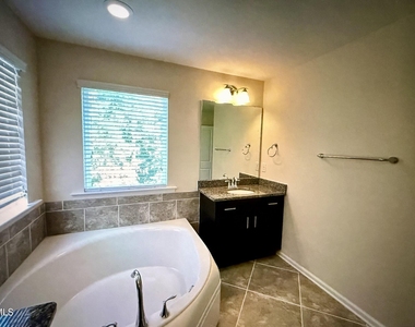 212 Concordia Woods Drive - Photo Thumbnail 6