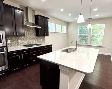 212 Concordia Woods Drive - Photo Thumbnail 11