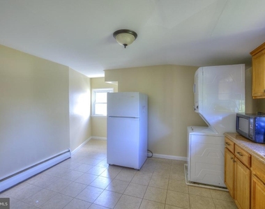 107 E Sixth Street - Photo Thumbnail 4