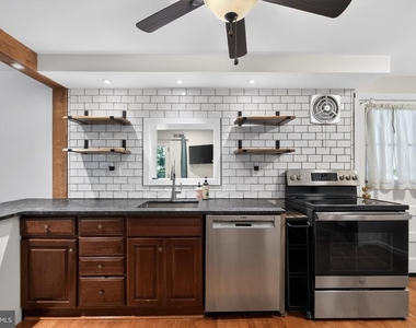 216 Huron Avenue - Photo Thumbnail 8