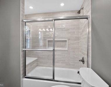 216 Huron Avenue - Photo Thumbnail 17