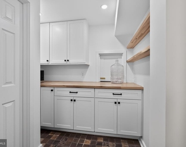 216 Huron Avenue - Photo Thumbnail 10