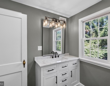 216 Huron Avenue - Photo Thumbnail 18