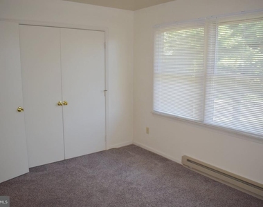 945 Orchard Drive - Photo Thumbnail 14