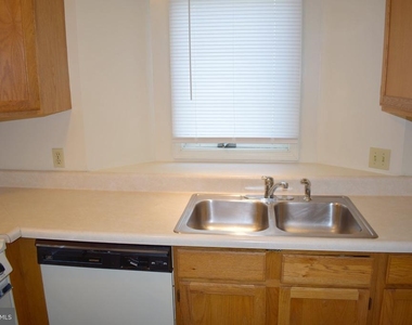945 Orchard Drive - Photo Thumbnail 3