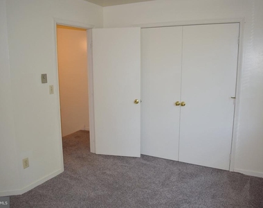 945 Orchard Drive - Photo Thumbnail 15