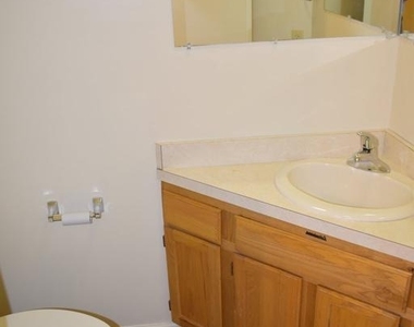 945 Orchard Drive - Photo Thumbnail 6