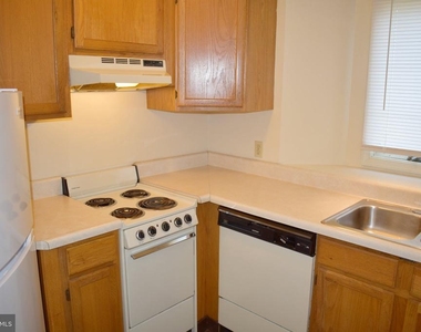 945 Orchard Drive - Photo Thumbnail 2