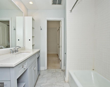 126 E Chelsea Circle - Photo Thumbnail 21