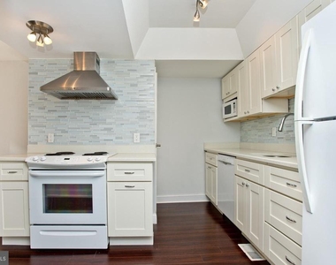 126 E Chelsea Circle - Photo Thumbnail 13
