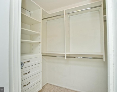 126 E Chelsea Circle - Photo Thumbnail 19