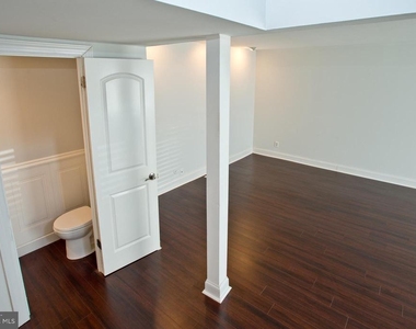 126 E Chelsea Circle - Photo Thumbnail 6