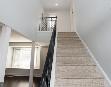 126 E Chelsea Circle - Photo Thumbnail 14