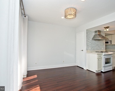 126 E Chelsea Circle - Photo Thumbnail 11