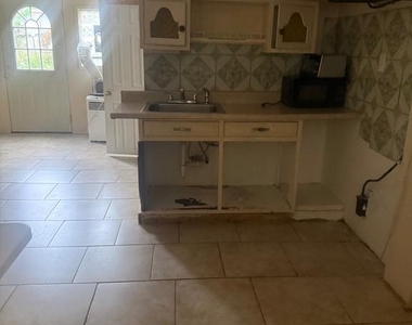 7249 Pine Street - Photo Thumbnail 7