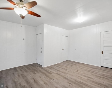 525 Harper Avenue - Photo Thumbnail 7