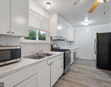 525 Harper Avenue - Photo Thumbnail 15
