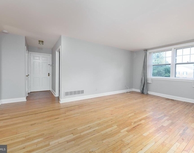 500 E Lancaster Avenue - Photo Thumbnail 2