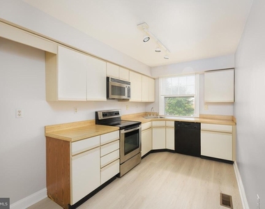 500 E Lancaster Avenue - Photo Thumbnail 7
