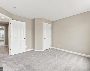 97 N Savanna Drive - Photo Thumbnail 13