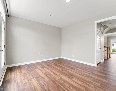 97 N Savanna Drive - Photo Thumbnail 9