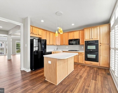 97 N Savanna Drive - Photo Thumbnail 6