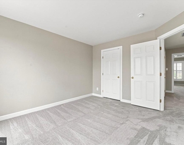 97 N Savanna Drive - Photo Thumbnail 16